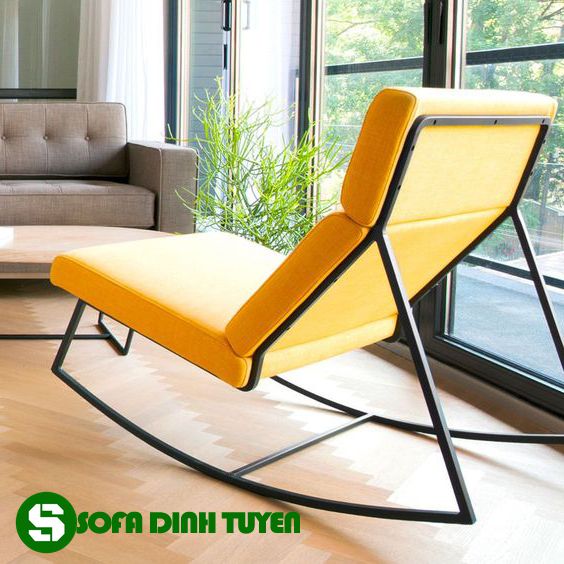 ghế sofa khung sắt bọc da màu vàng