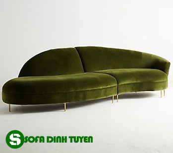 Sofa cong lạ mắt cho phòng thờ với chân inox mạ vàng đẳng cấp.