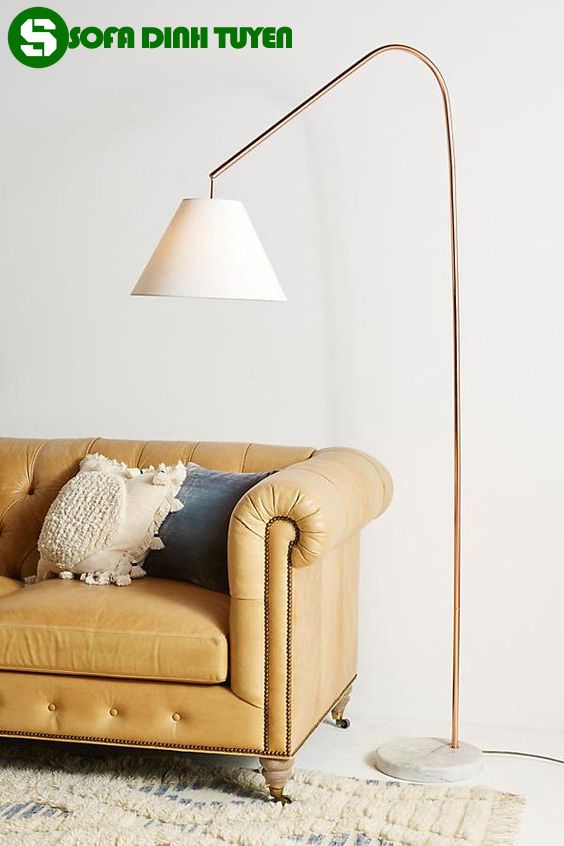 đèn cây sofa phòng khách