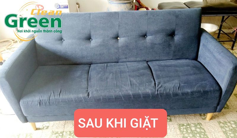 Vẻ ngoài khác biệt khi được giặt ghế sofa loại bỏ các chất bẩn.