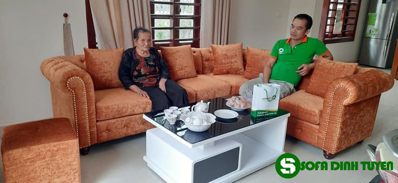 Miễn phí vận chuyển nội thành cho khách hàng mua bộ bàn ghế sofa chính hãng tại Sofa Đình Tuyến.
