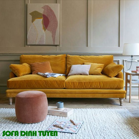 ghế sofa màu vàng sậm mật
