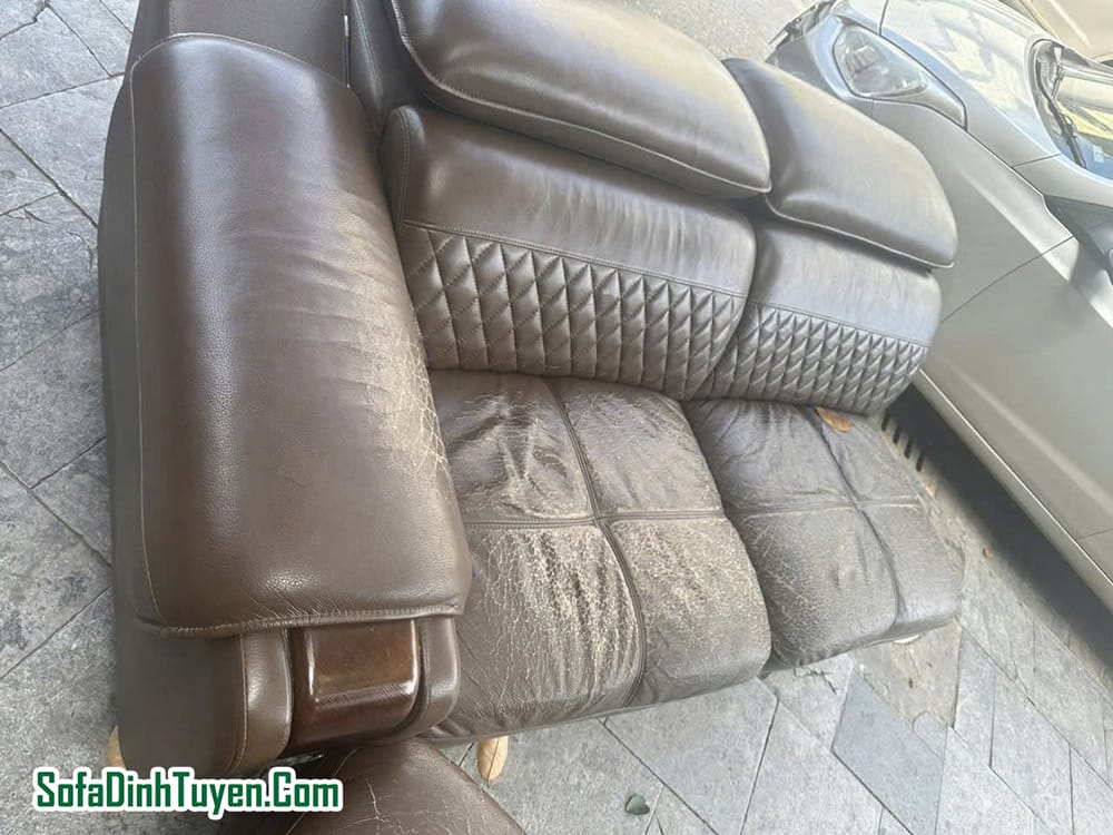 Sofa cũ xuống cấp nên bọc mới lại đảm bảo thẩm mỹ vẻ đẹp
